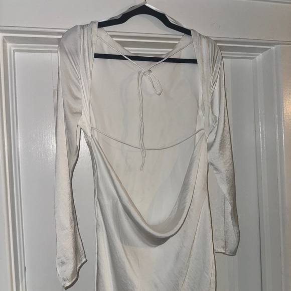 Bardot Dresses & Skirts - Bardot White Long Sleeve Dress